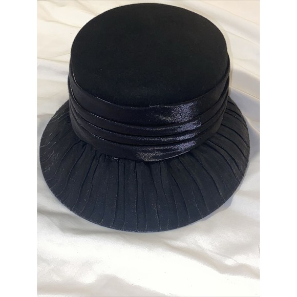 Vintage Toucan New York  Women’s Black Hat 100% Wool & Silk EUC main image 6